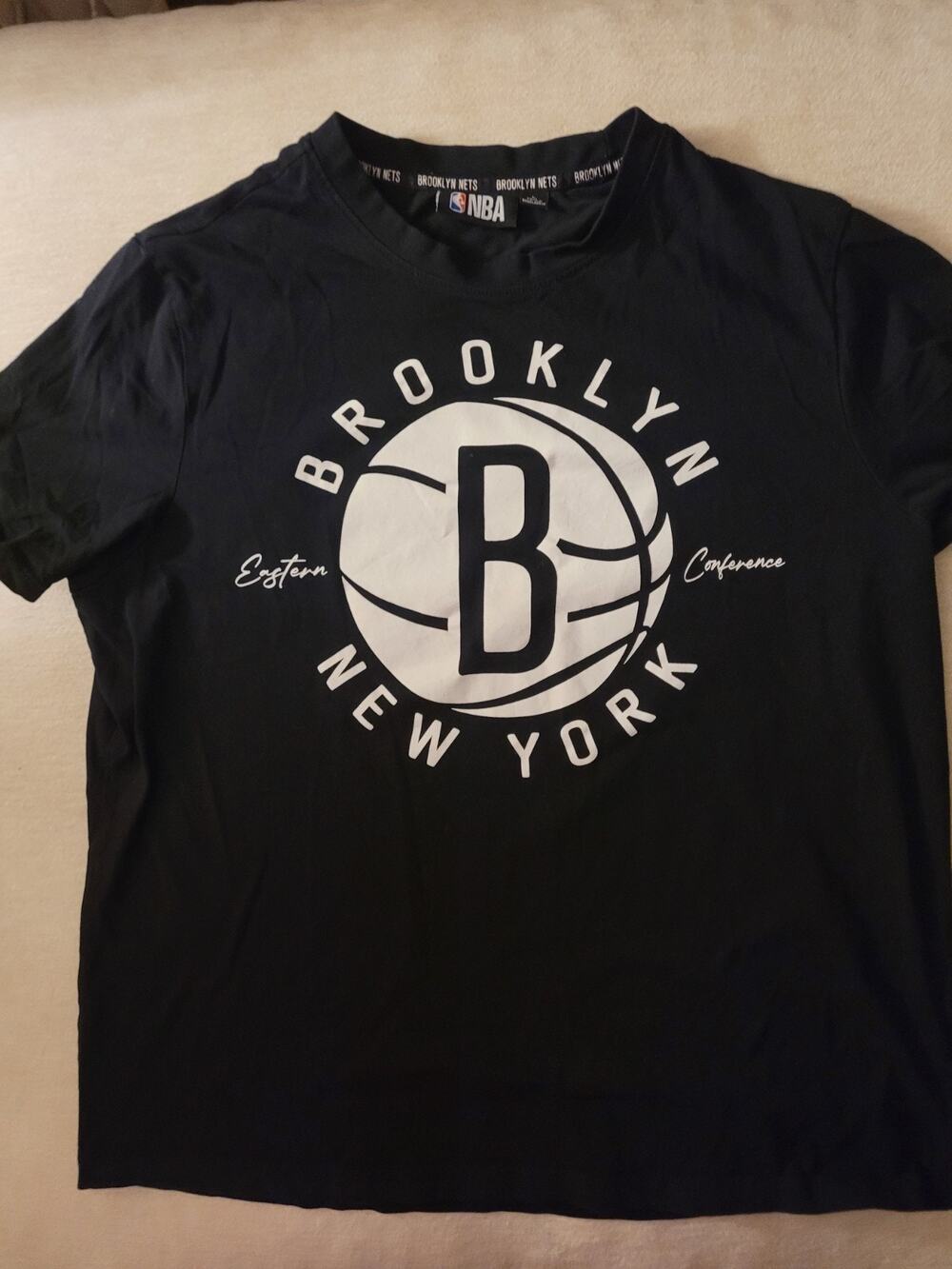 NBA Brooklyn Nets men's large "Brooklyn New York" Black/White Basketball T-Shirt